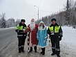 Полицейский Дед Мороз поздравил жителей и гостей Уватского района